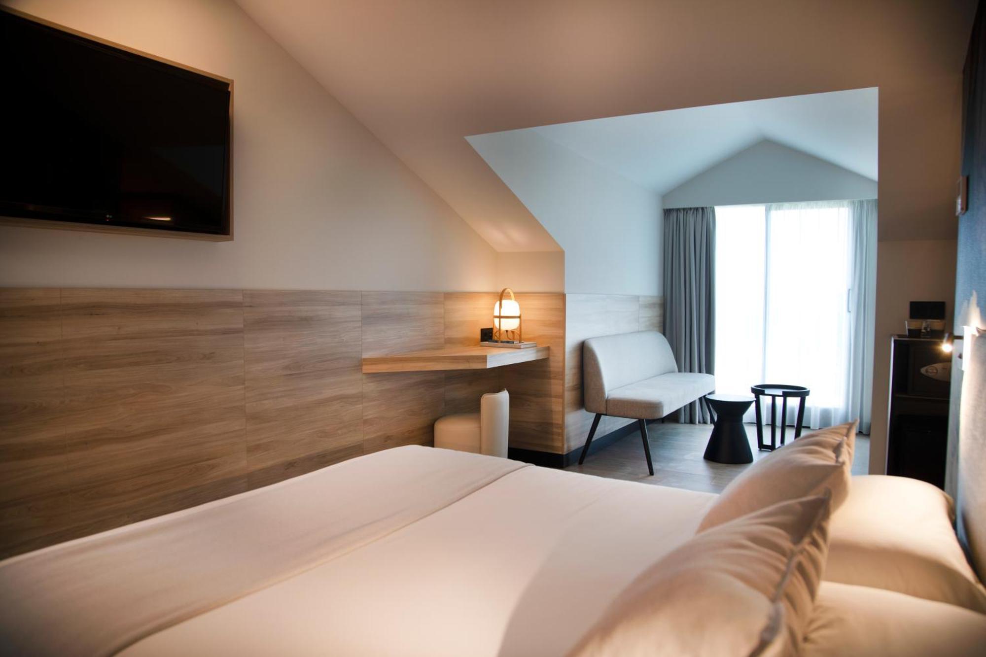 Deluxe Double Room with Terrace,1676736310:JPEG