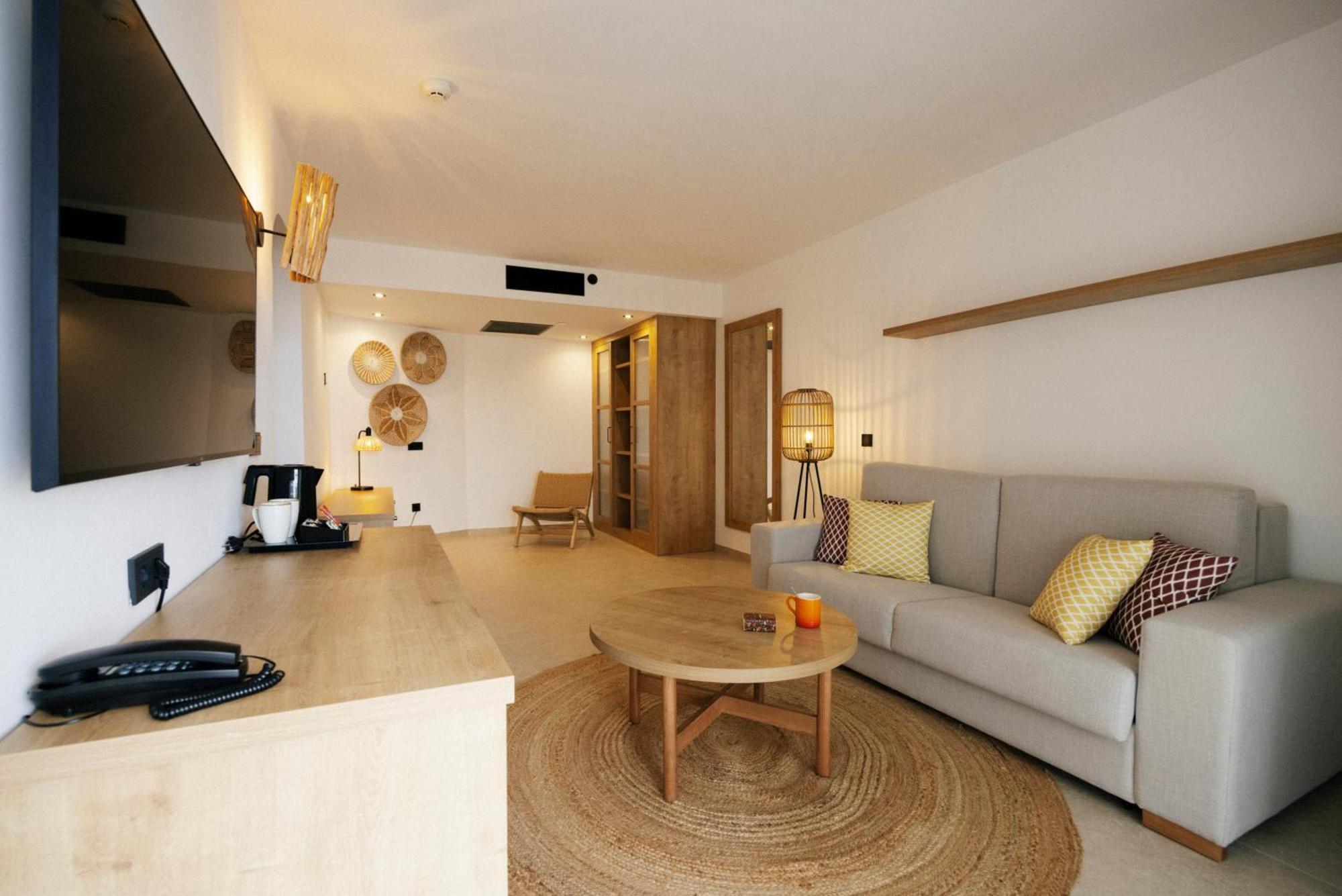 Extra Caramelo Junior Suite (3 Adults)