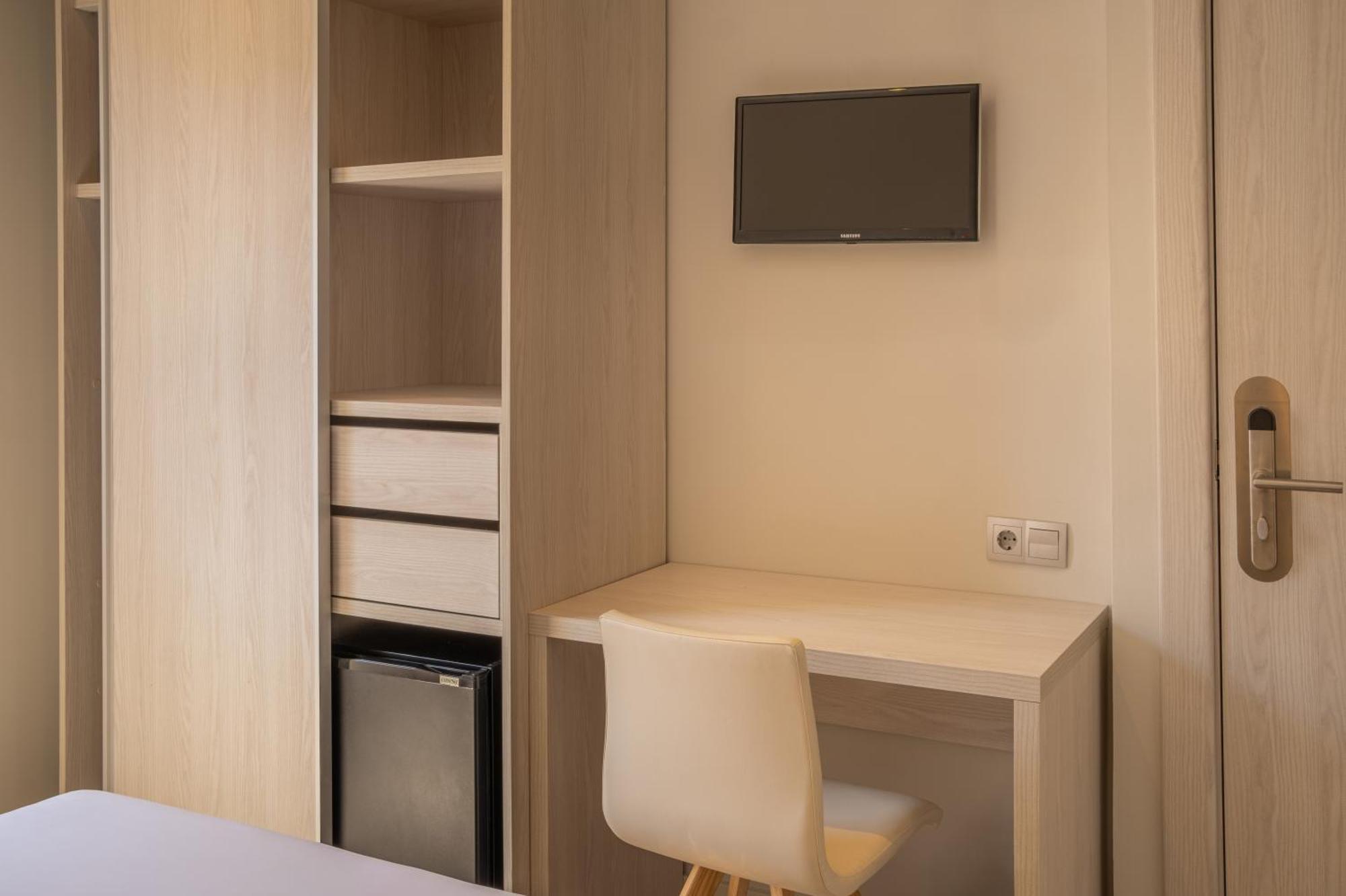 Small Double Room,1677856845:JPEG