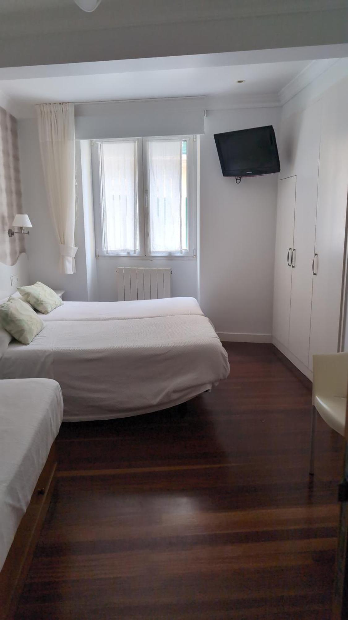 Chambre Triple avec Salle de Bains Privative
