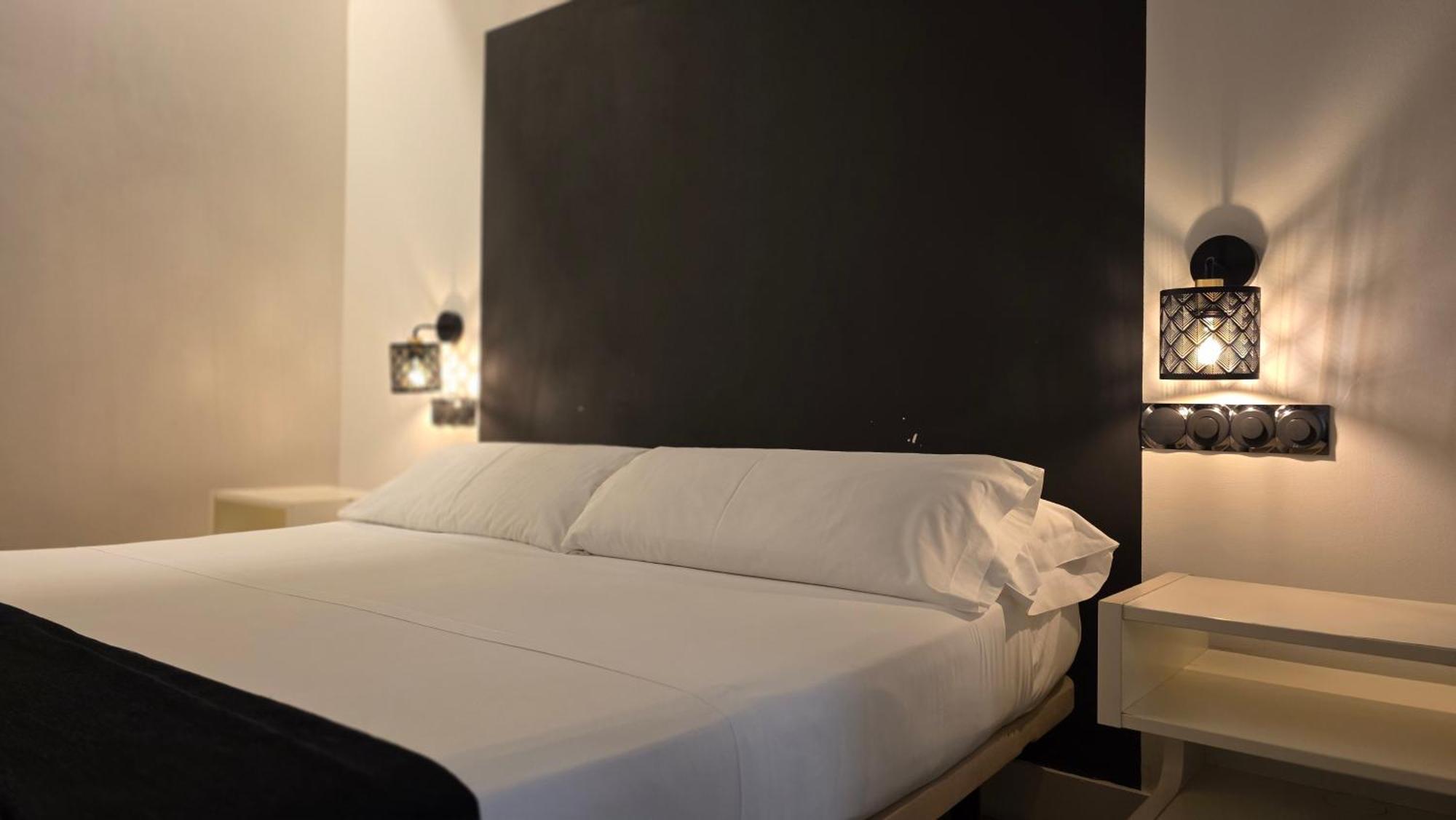 Large Double or Twin Room