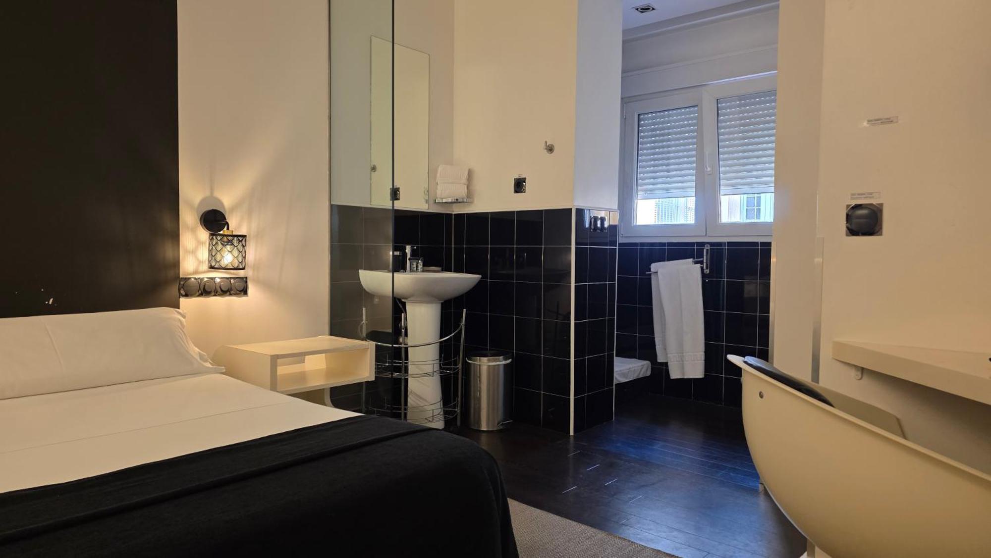 Large Double or Twin Room