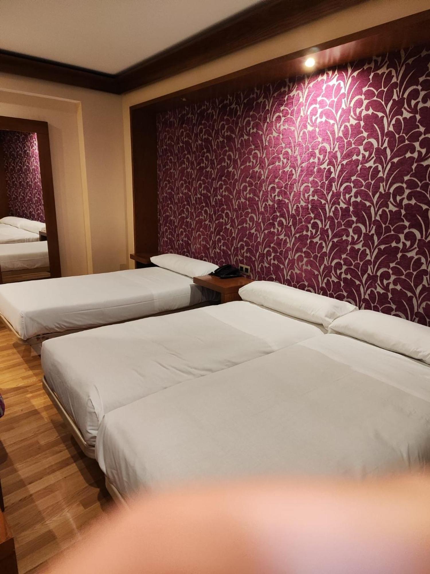 Chambre Double avec Lit d'Appoint