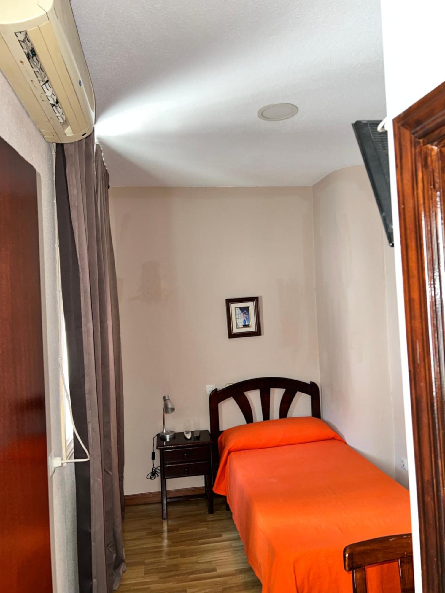 Single Room,1679584393:JPEG