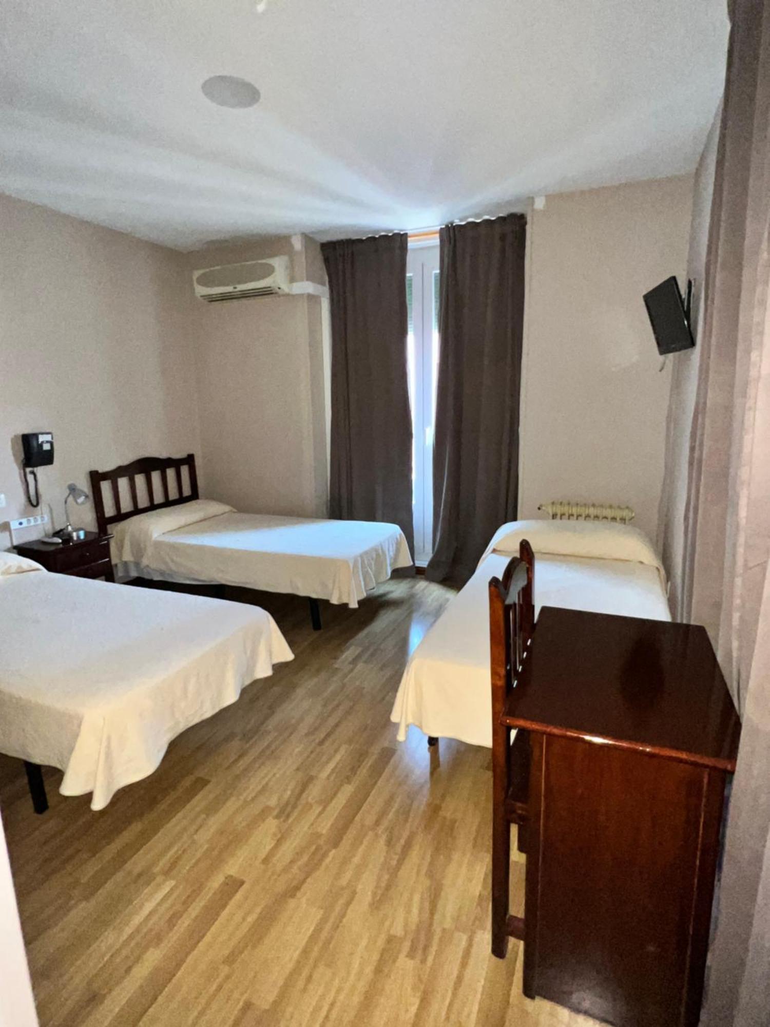 Triple Room,1679584412:JPEG