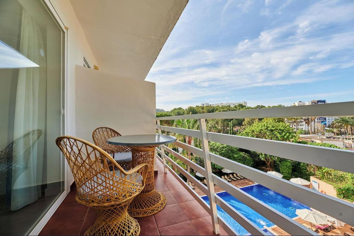 Double Room with Pool View