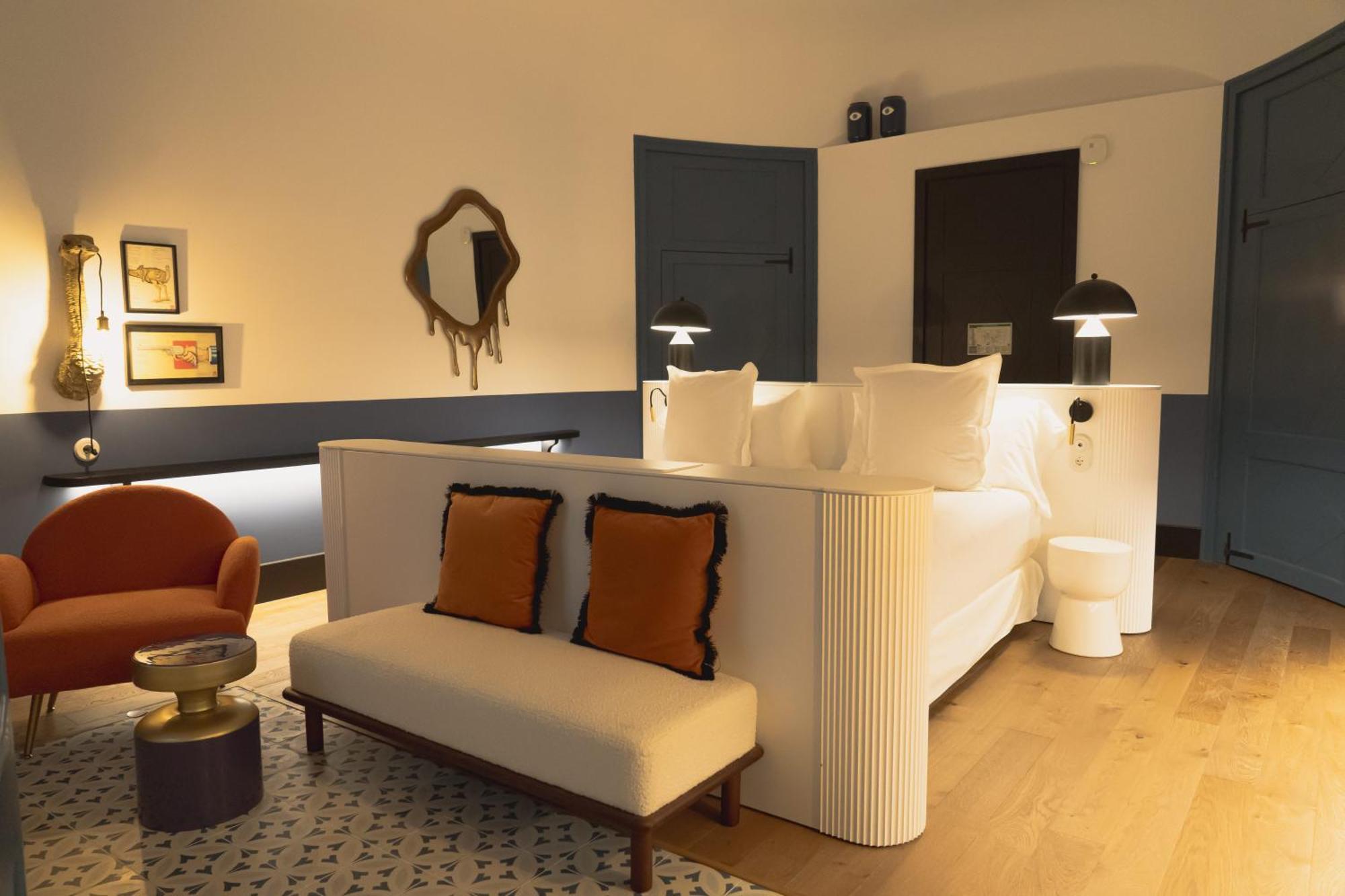 Deluxe Suite,1679901865:JPEG
