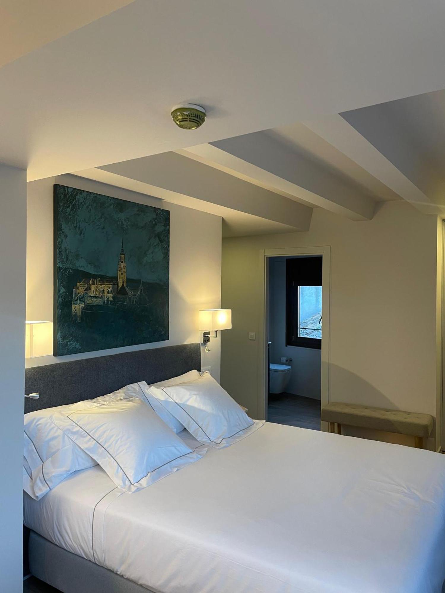 Double Room Private Bathroom