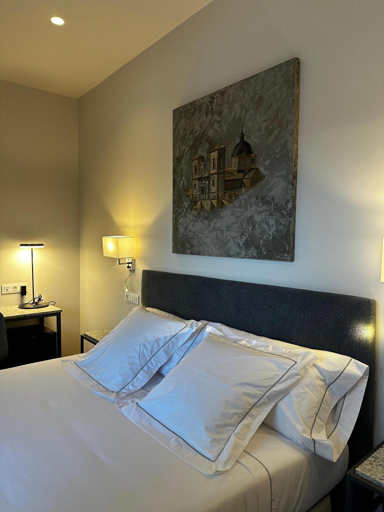 Double Room Private Bathroom