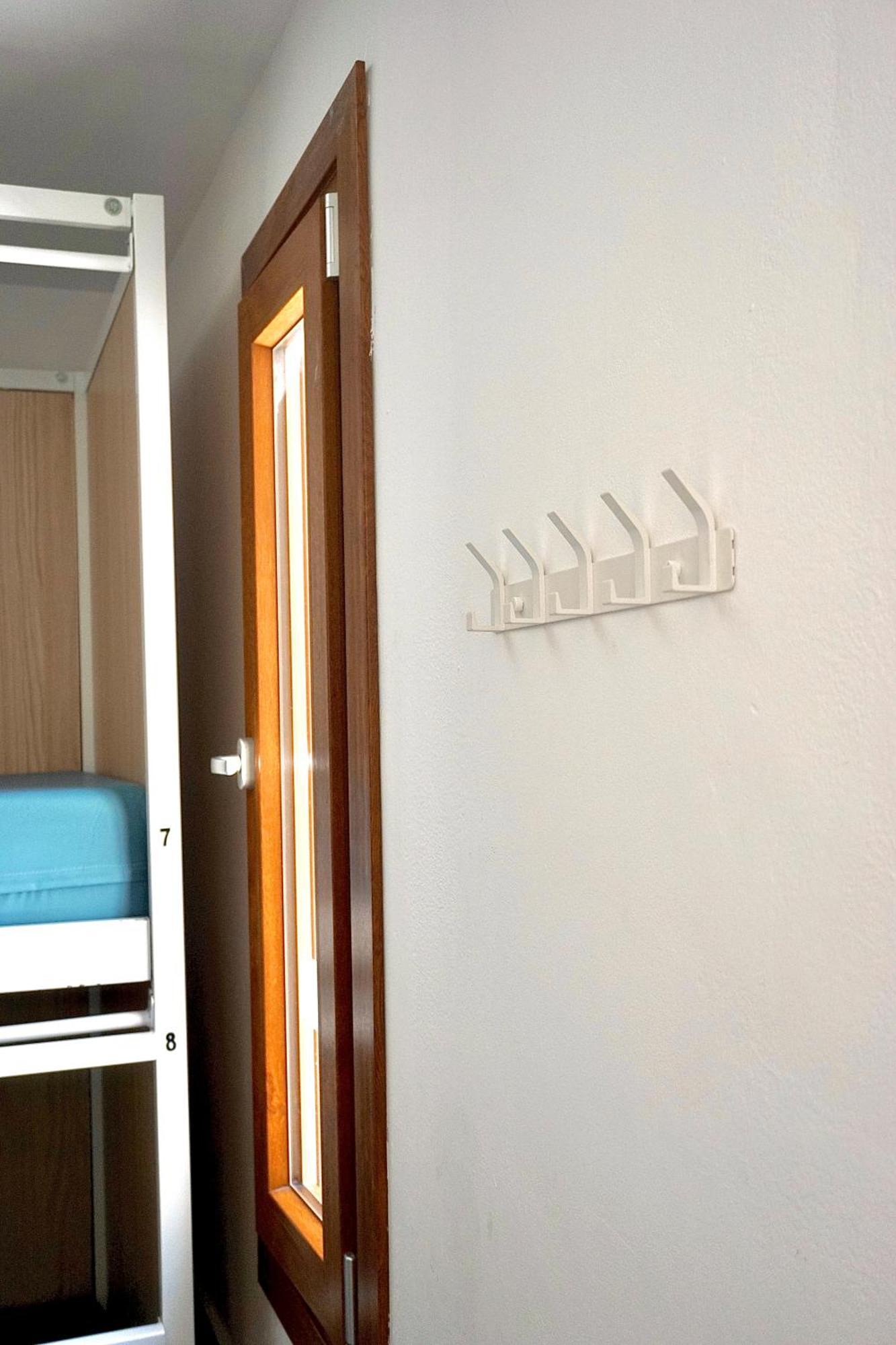 Bed 16 Bed Mixed Dormitory Room