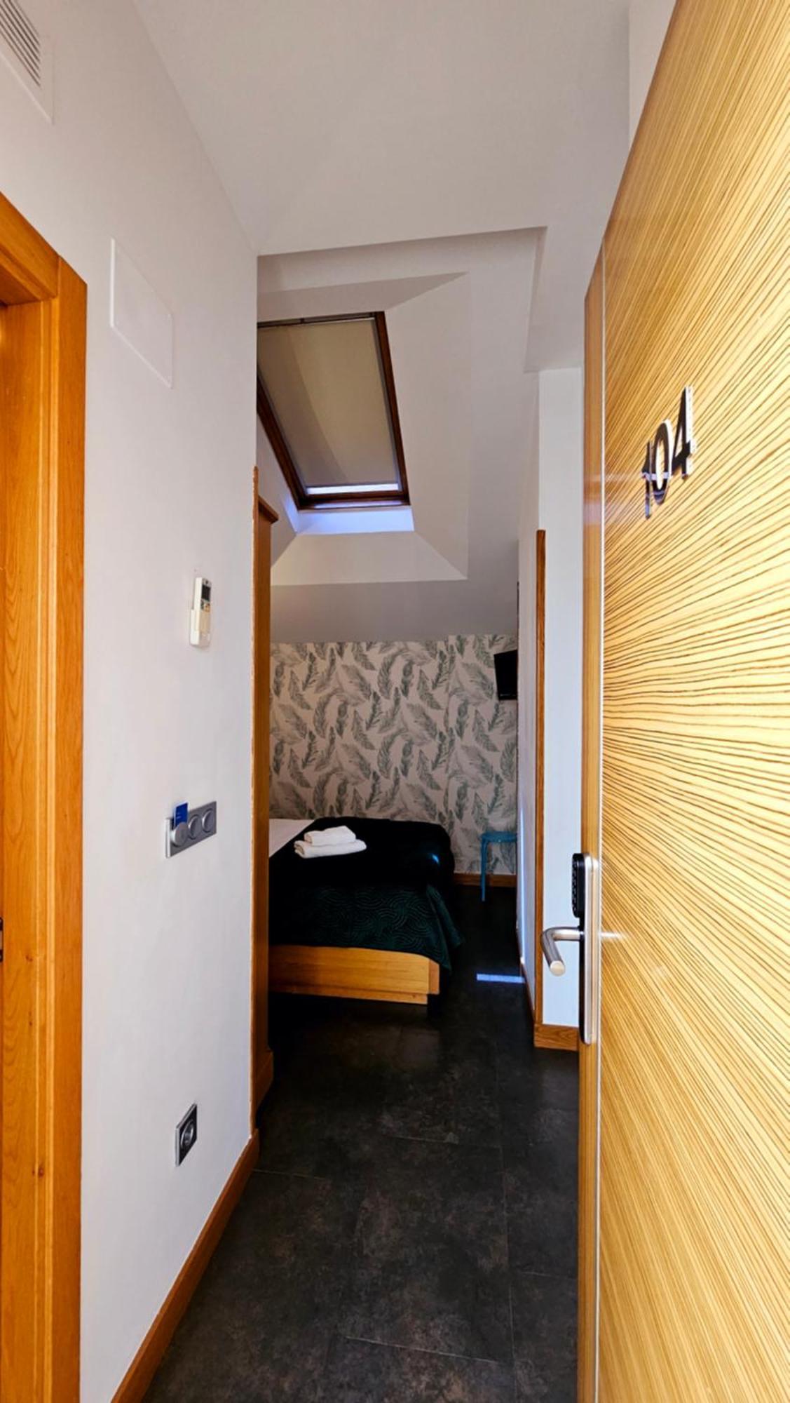 Single Room Private Bathroom