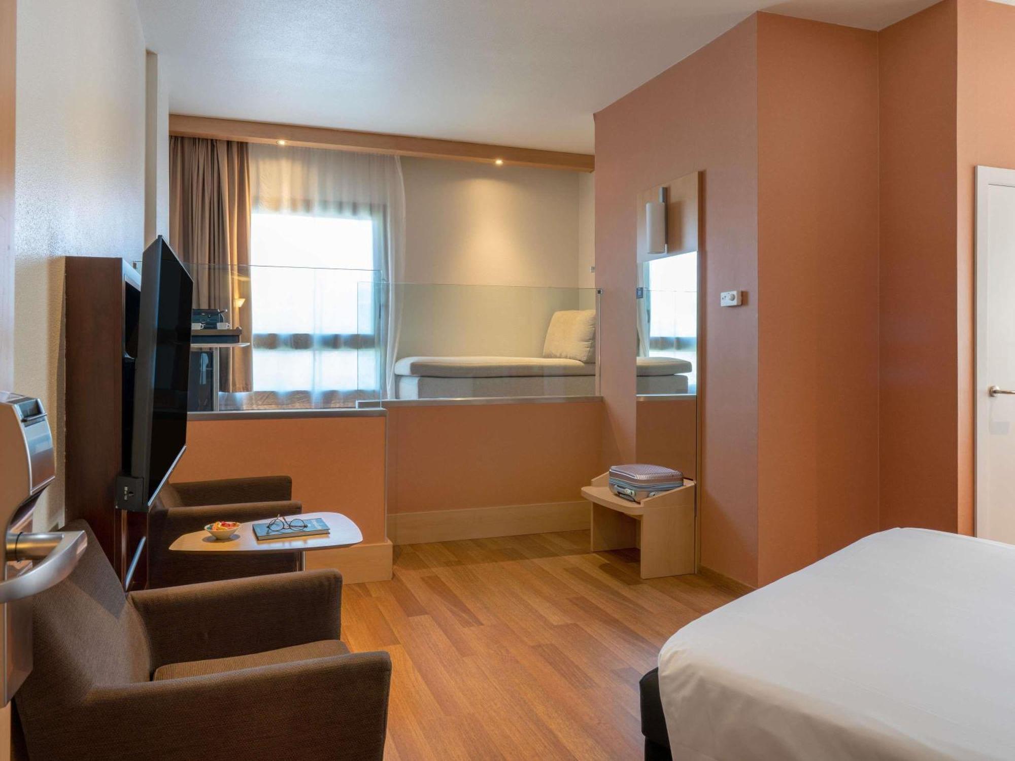 Superior Room,1697957716:JPEG