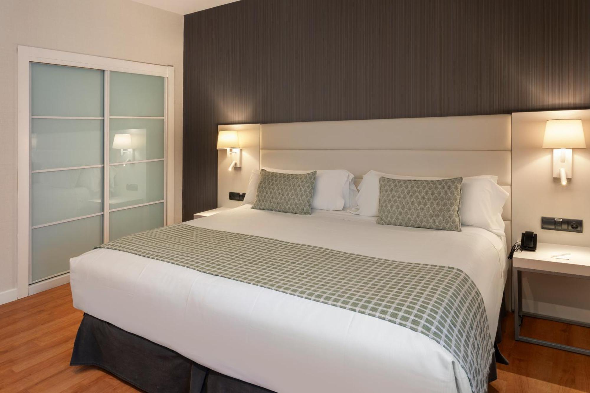 Double or Twin Room,1697787555:JPEG