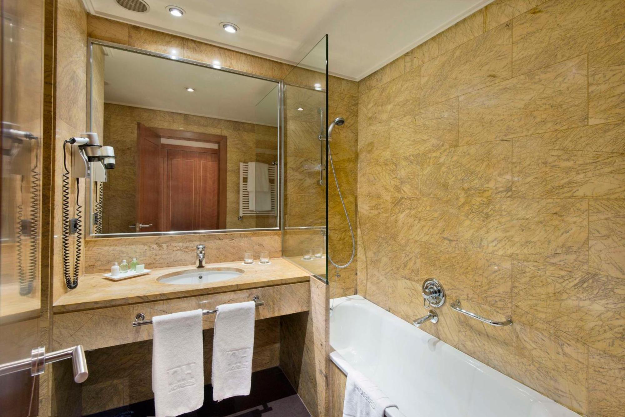 Junior Suite,1697786815:JPEG