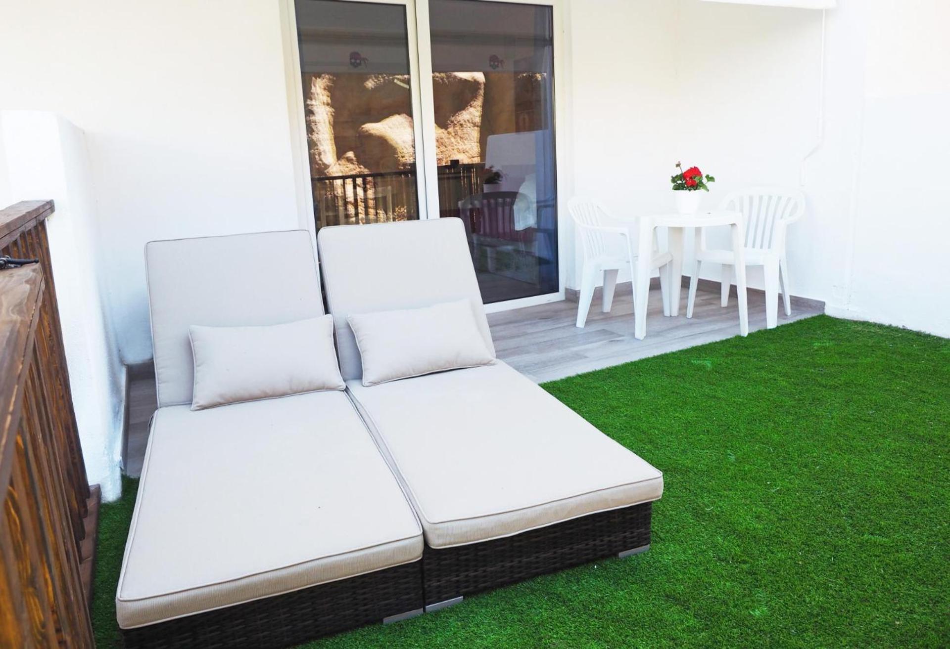 One-Bedroom Apartment Ground Floor Private Terrace