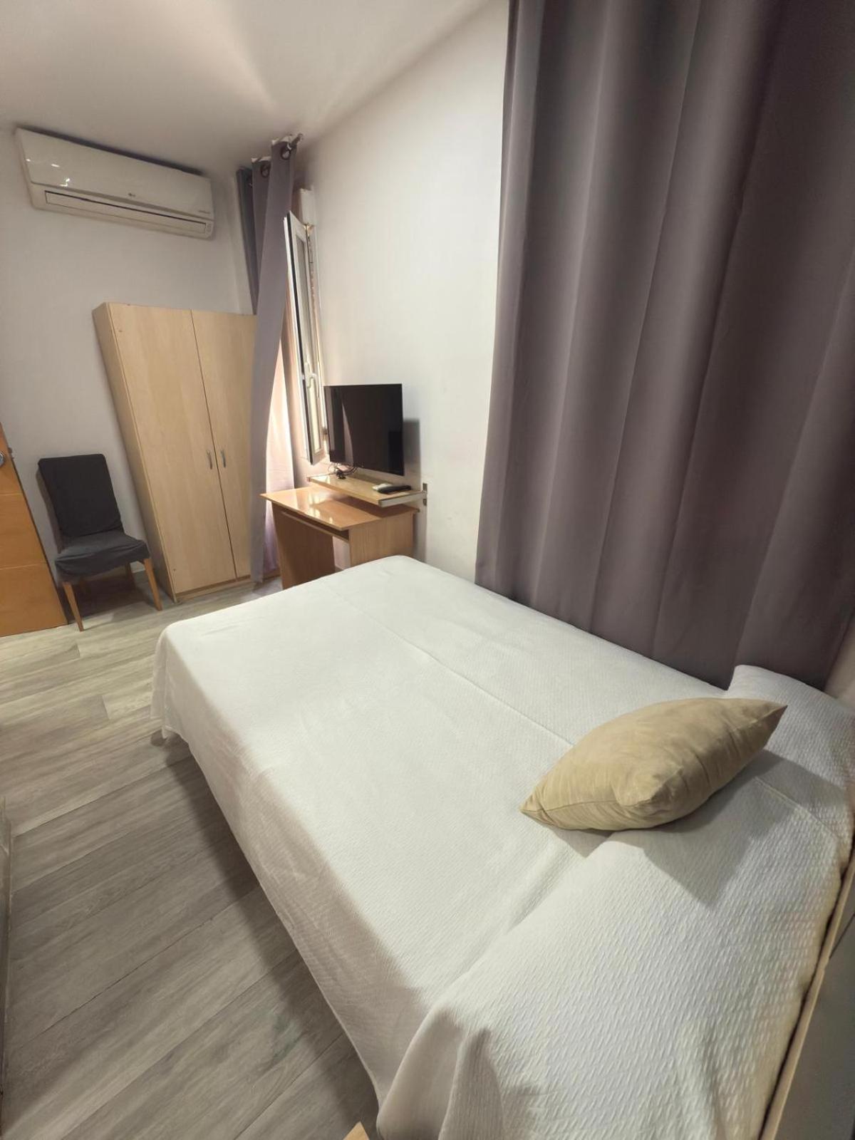 Superior Single Room Private Bathroom