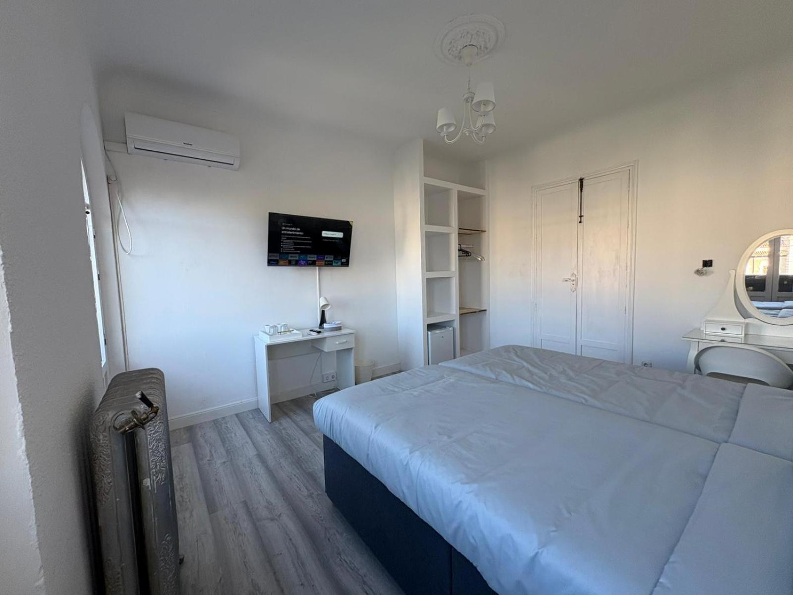 Doppel-/Zweibettzimmer mit Gemeinschaftsbad