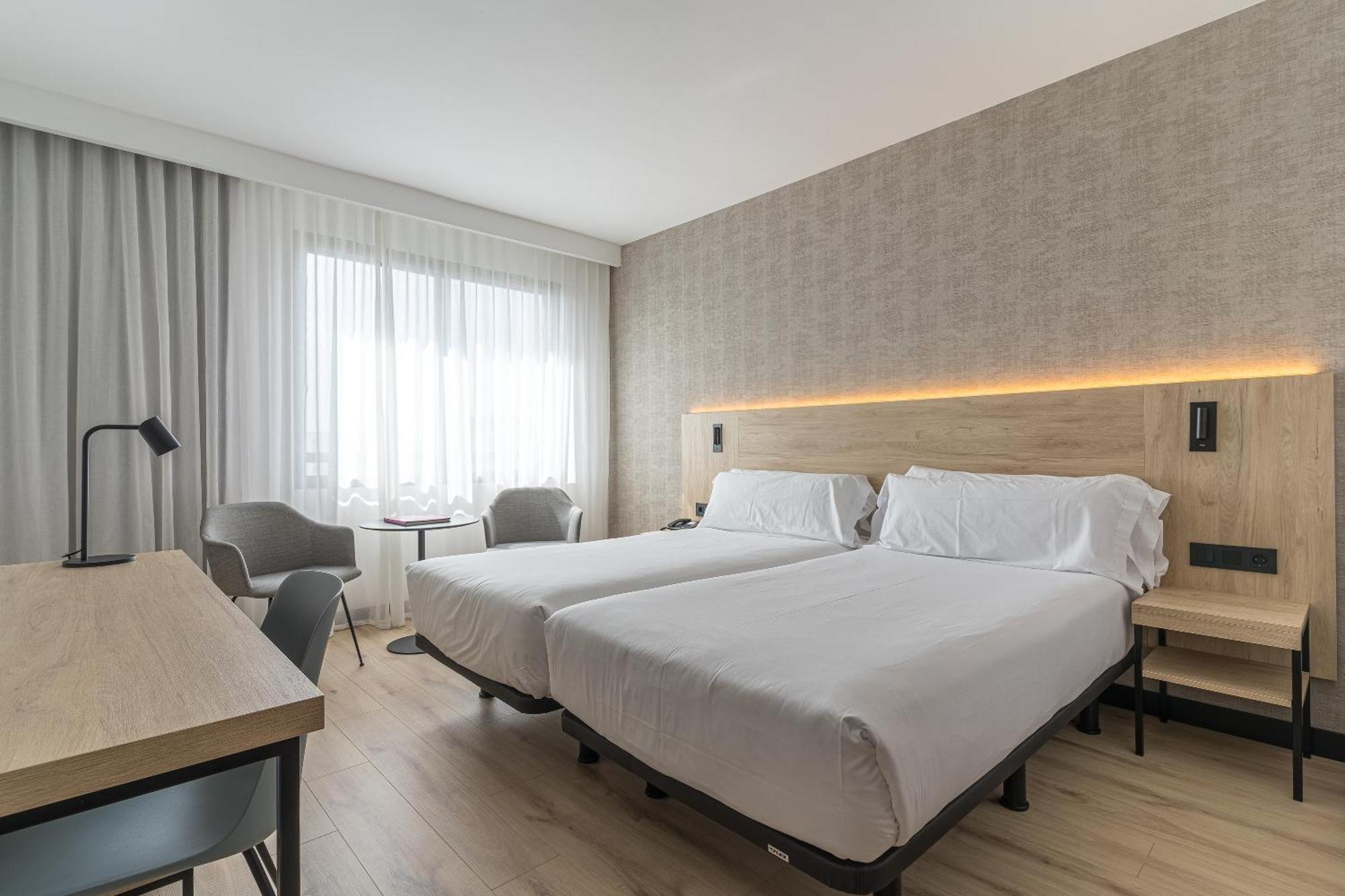 Twin Room,1613662056:JPEG