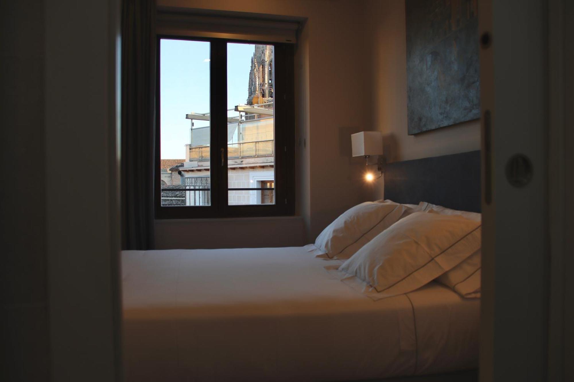 Double Room Private Bathroom