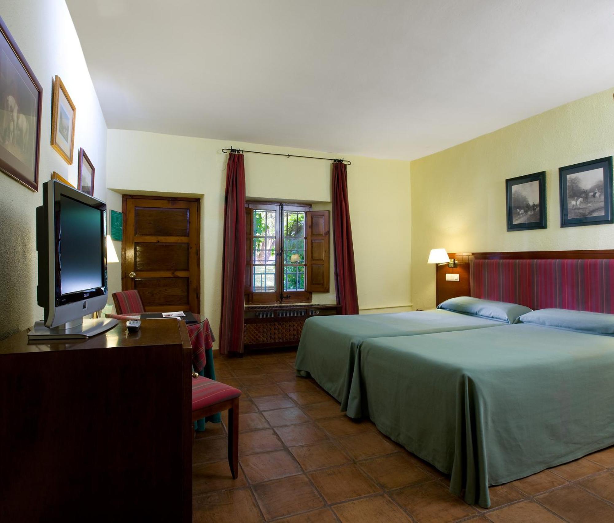 Habitación Doble con aparcamiento (2 adultos + 1 niño)