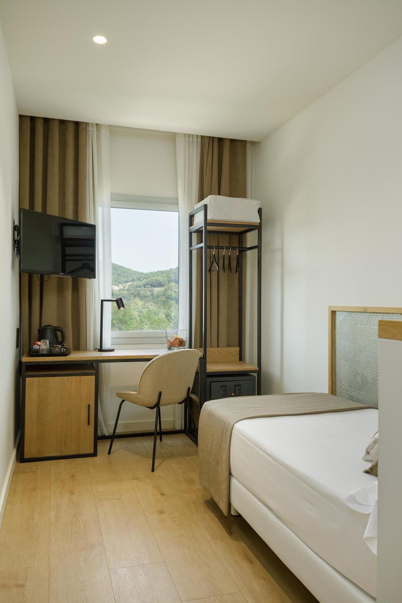 Small Single Room