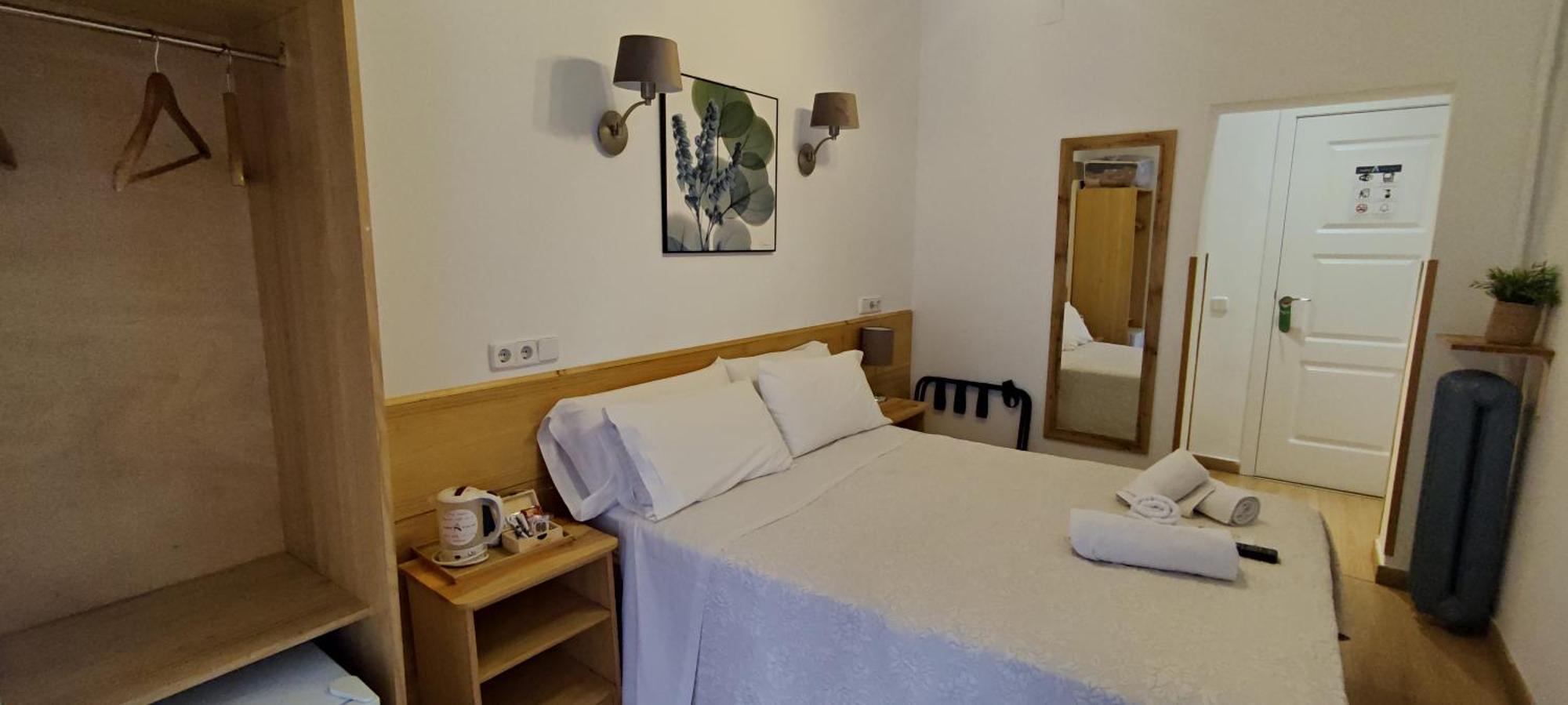 Double Room Private Bathroom
