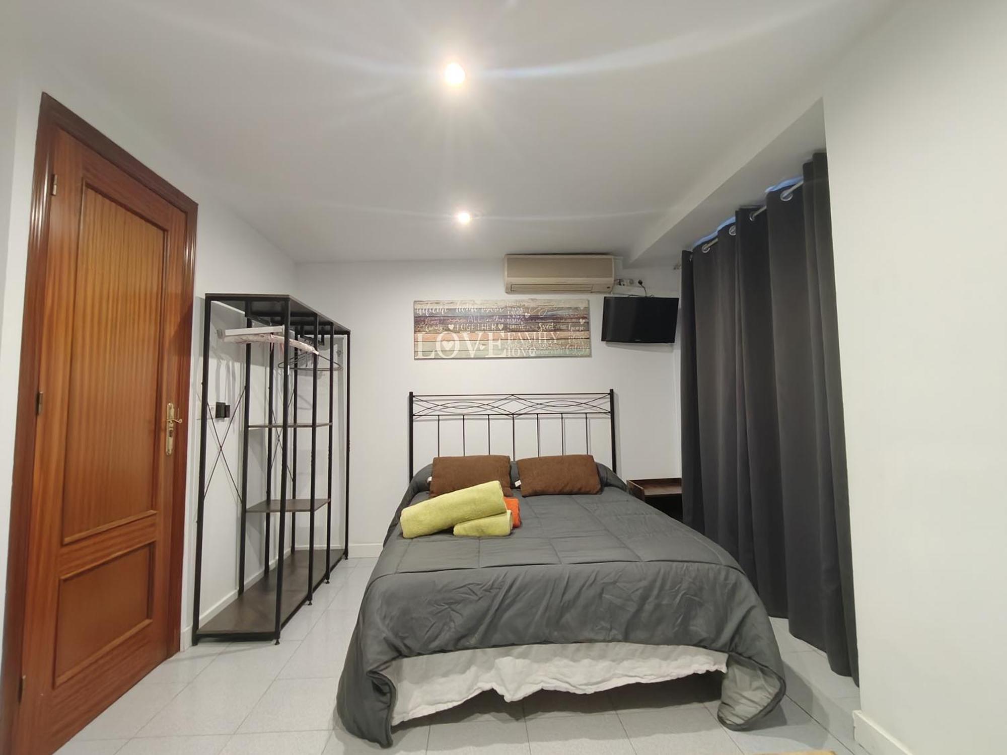 Standard Family Room,1724779903:JPEG