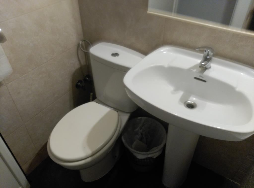 Double or Twin Room Private Bathroom,160485576:JPEG