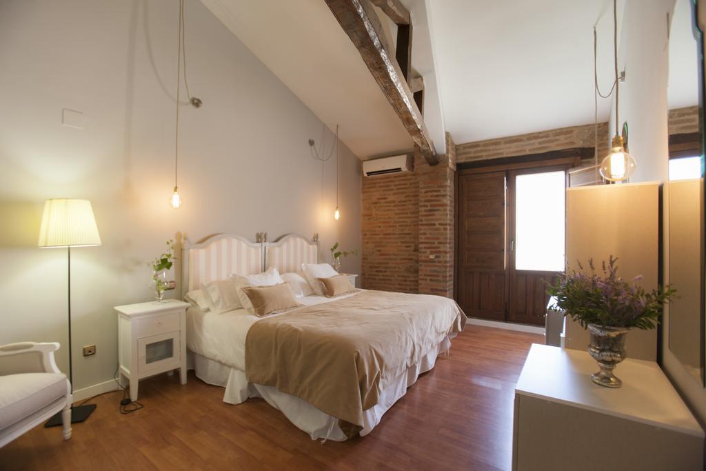 Standard Double or Twin Room,173987205:JPEG