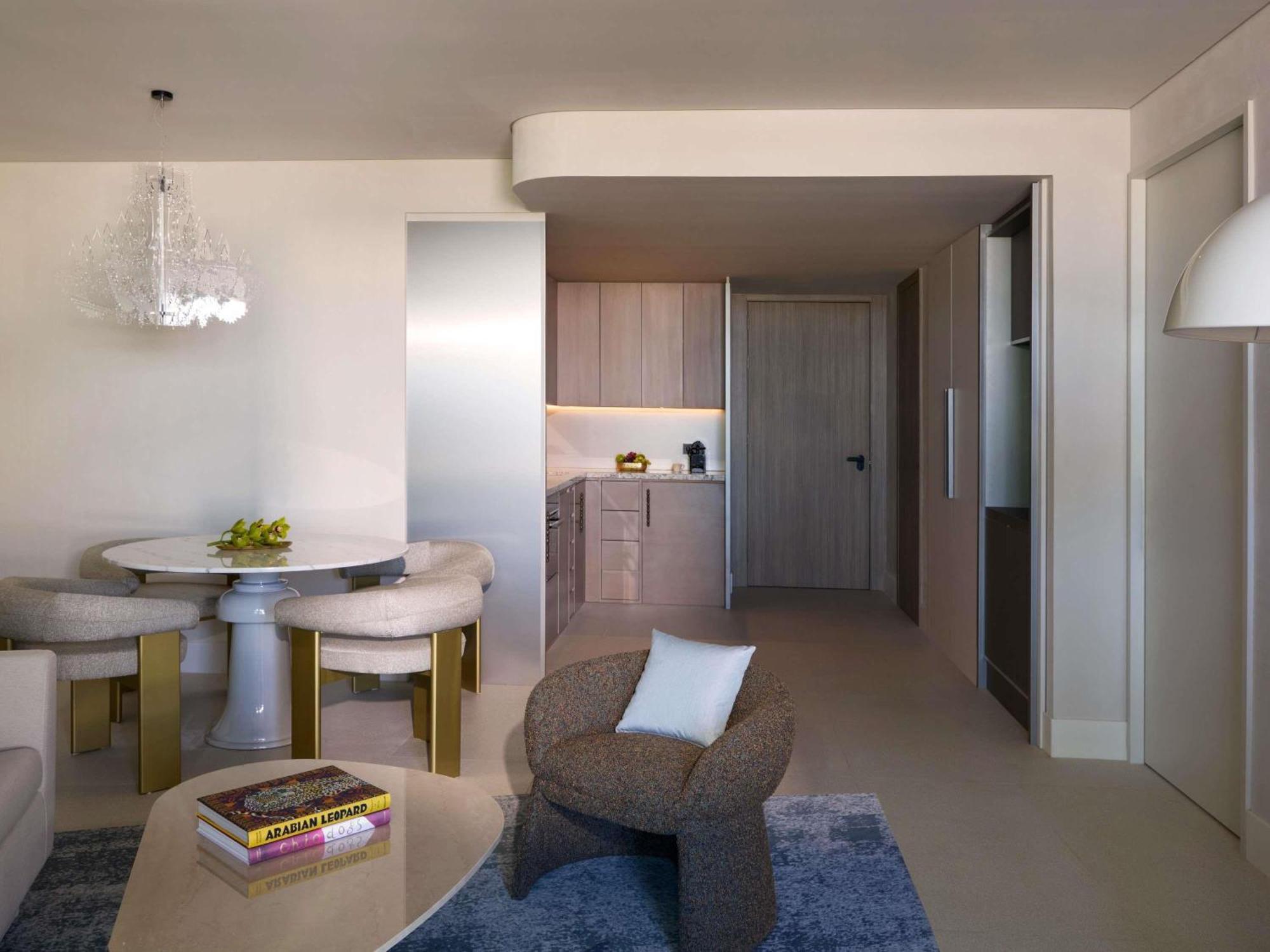 Apartment Euphoria,1740177722:JPEG