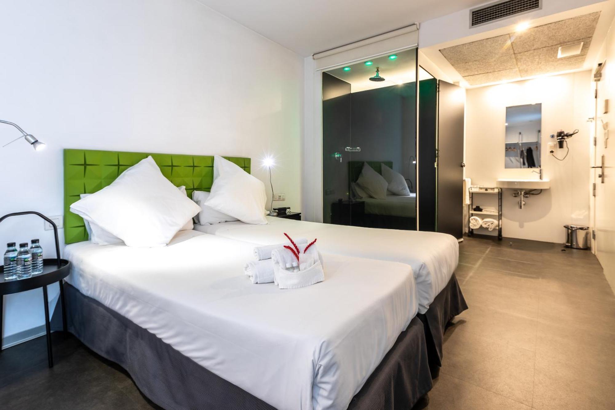 Superior Double or Twin Room,1742643806:JPEG