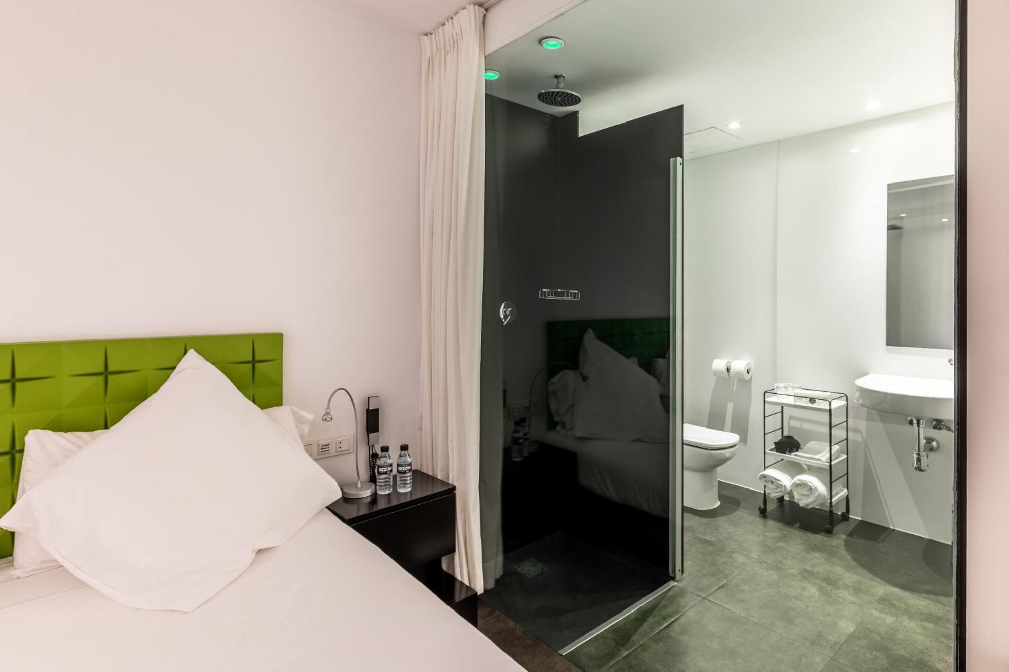 Large Single Room,1742643872:JPEG
