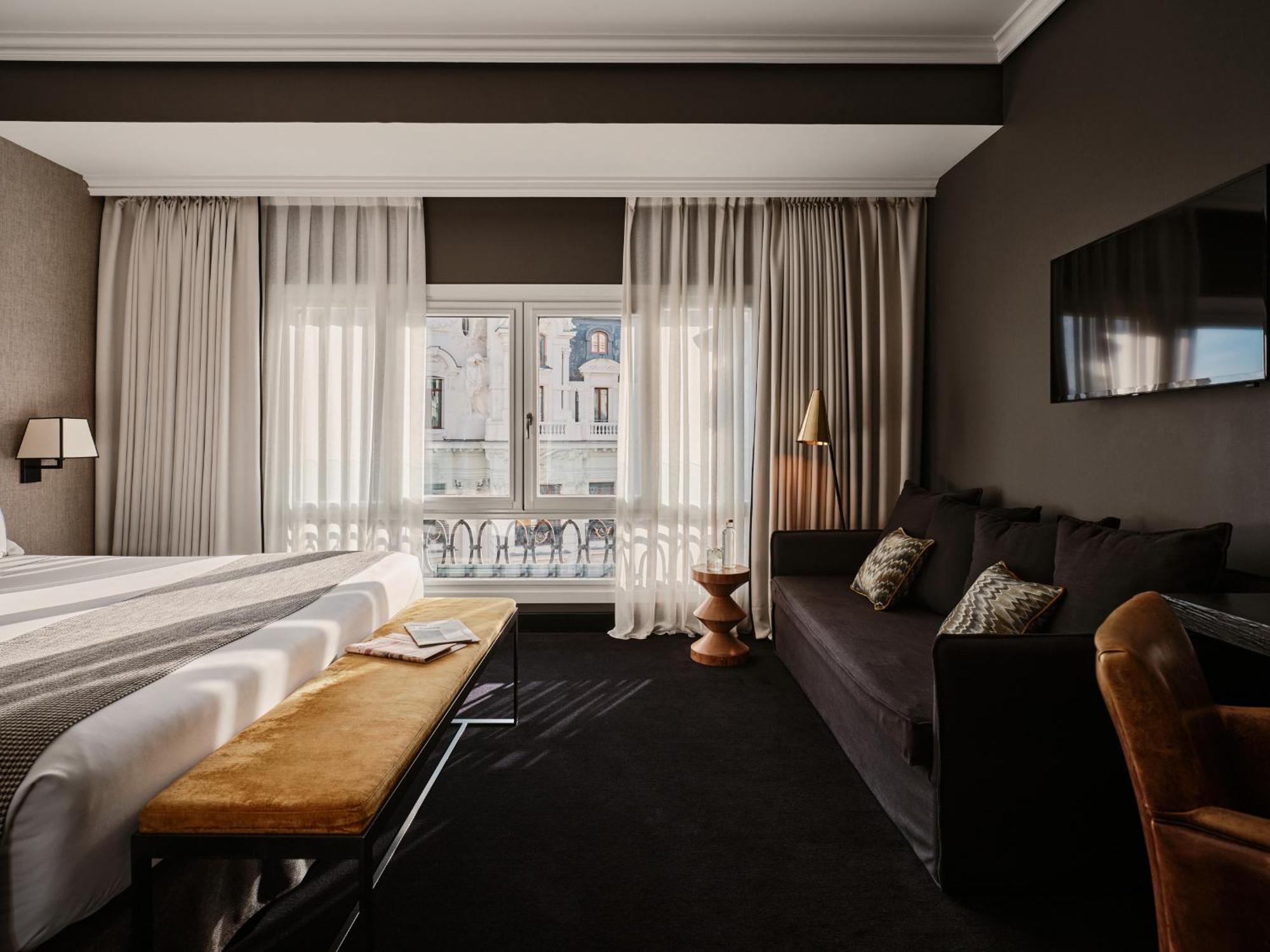 Deluxe King Room