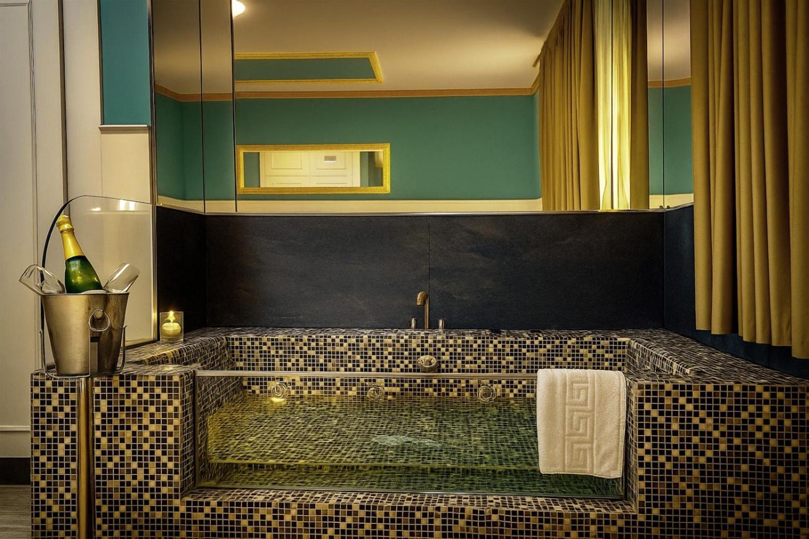 Suite Spa Bath