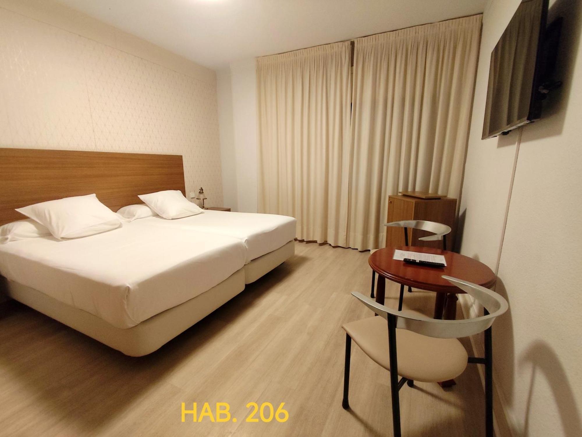 Double or Twin Room,1743013224:JPEG