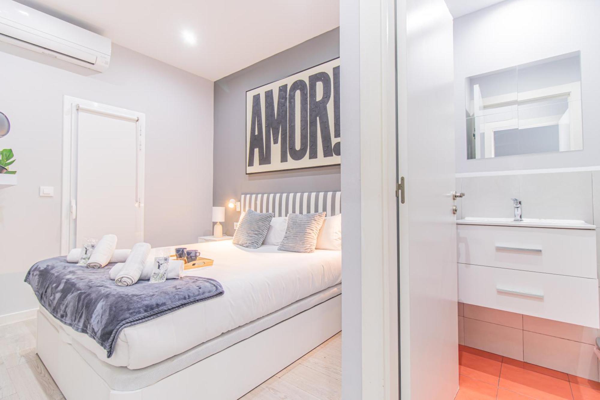 Double Room,1743134236:JPEG