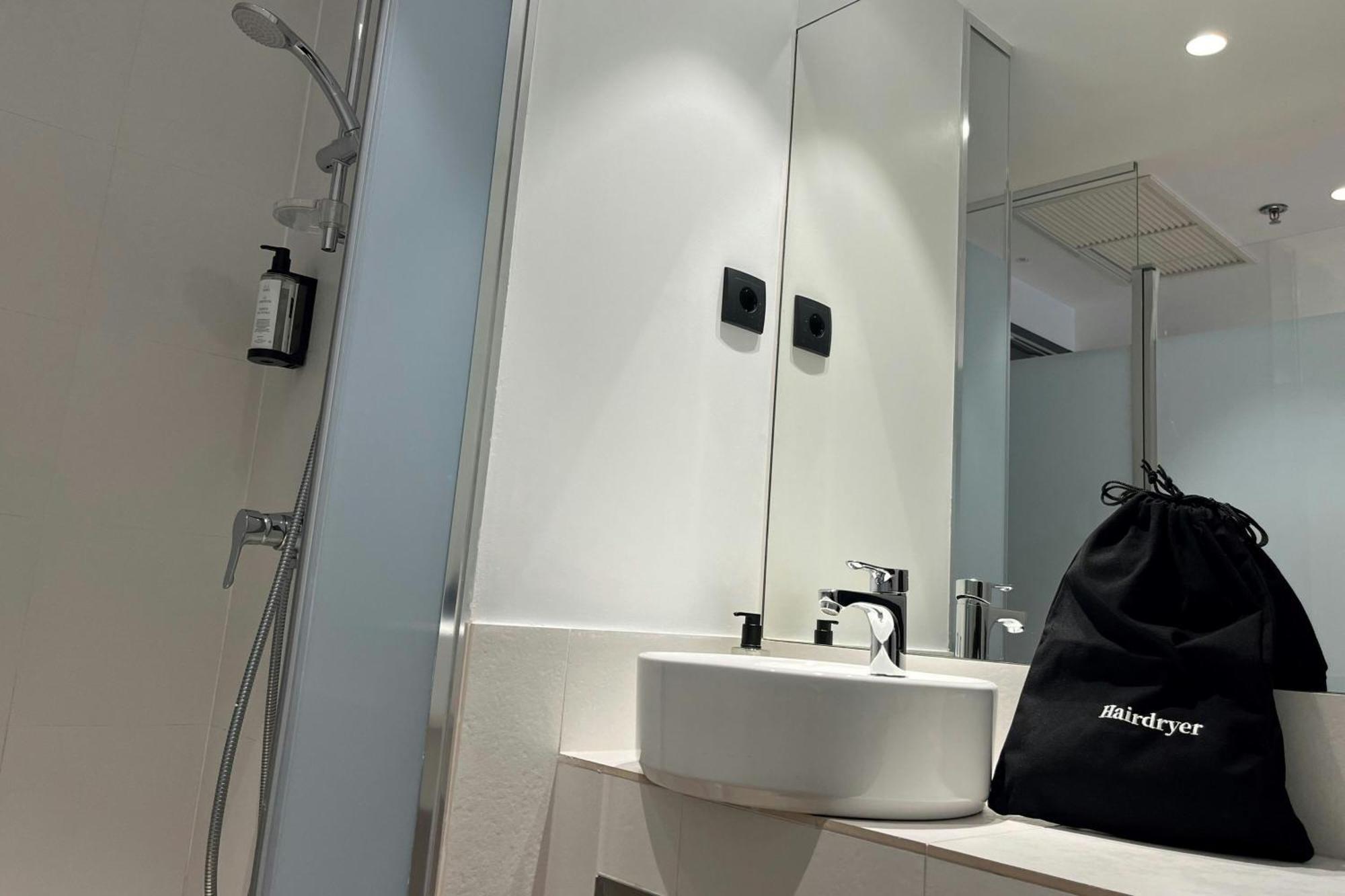 Standard Twin Room,1743591718:JPEG