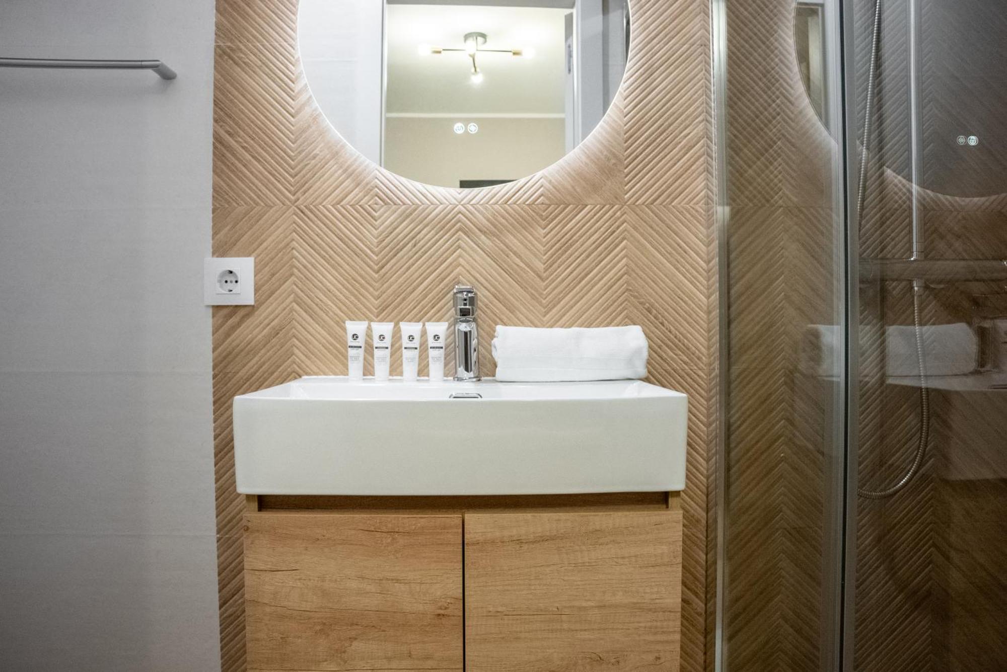 Single Room Private Bathroom