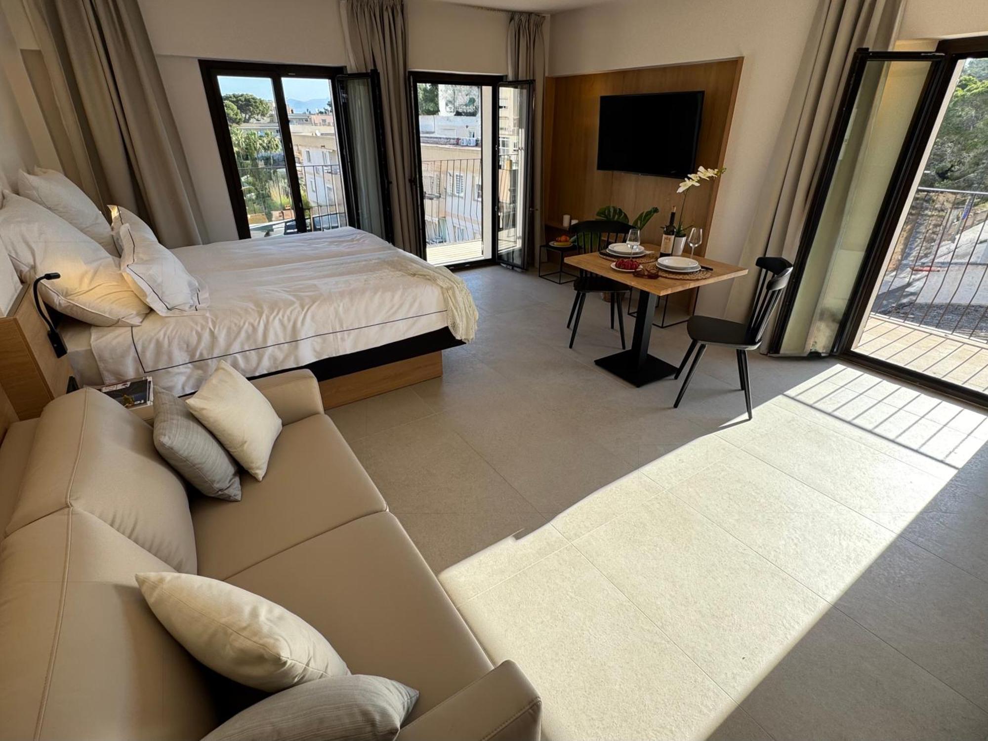 Penthouse Panoramic View - Partial Sea View
