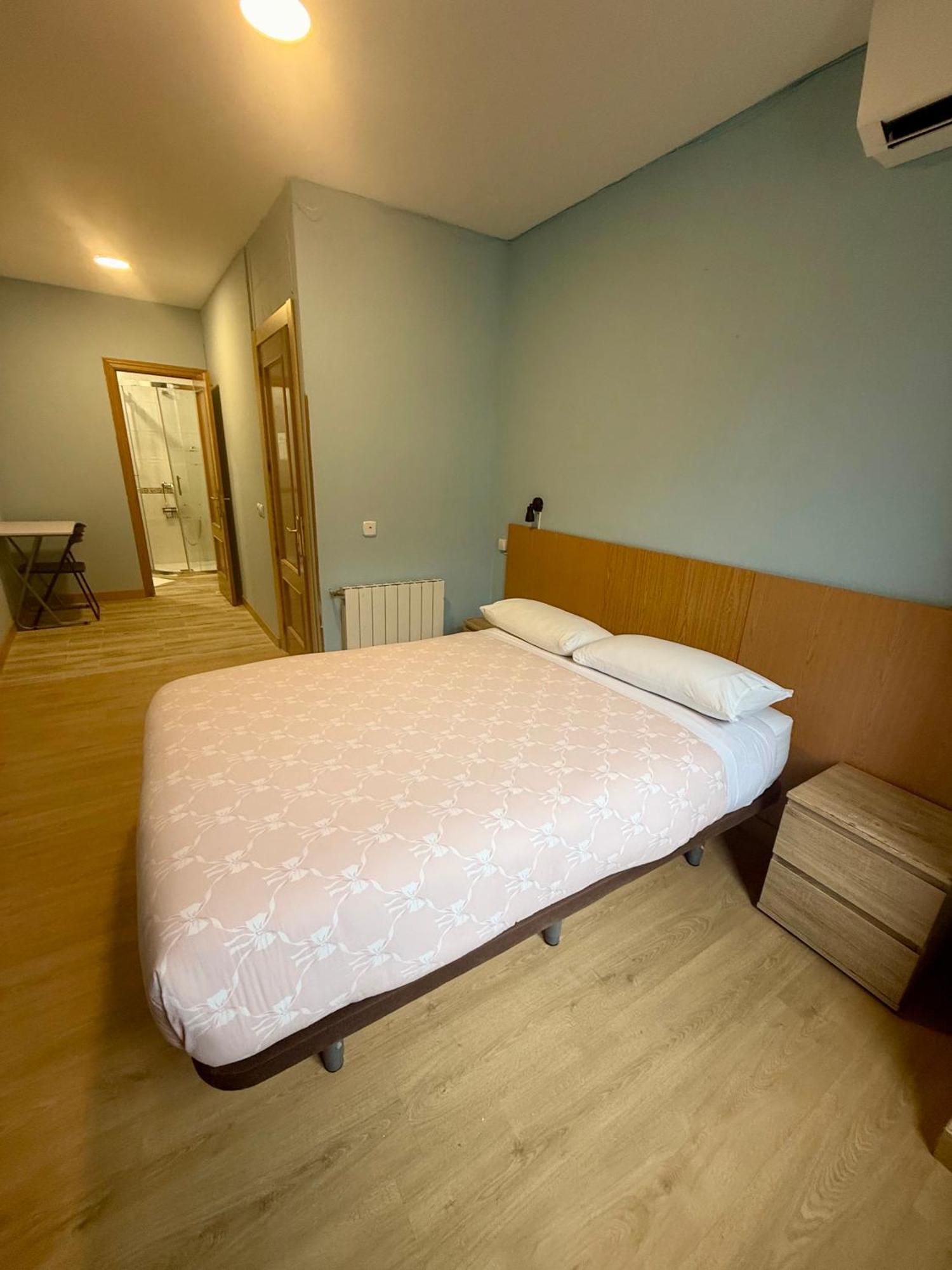 Double Room Private Bathroom