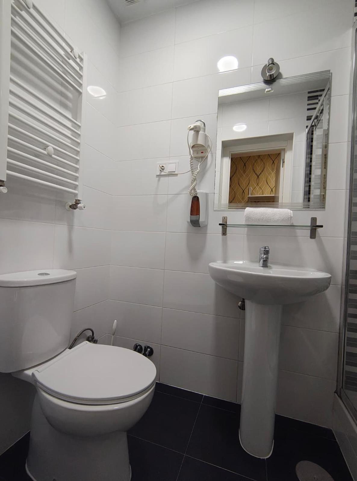 Single Room Private Bathroom,1746947488:JPEG