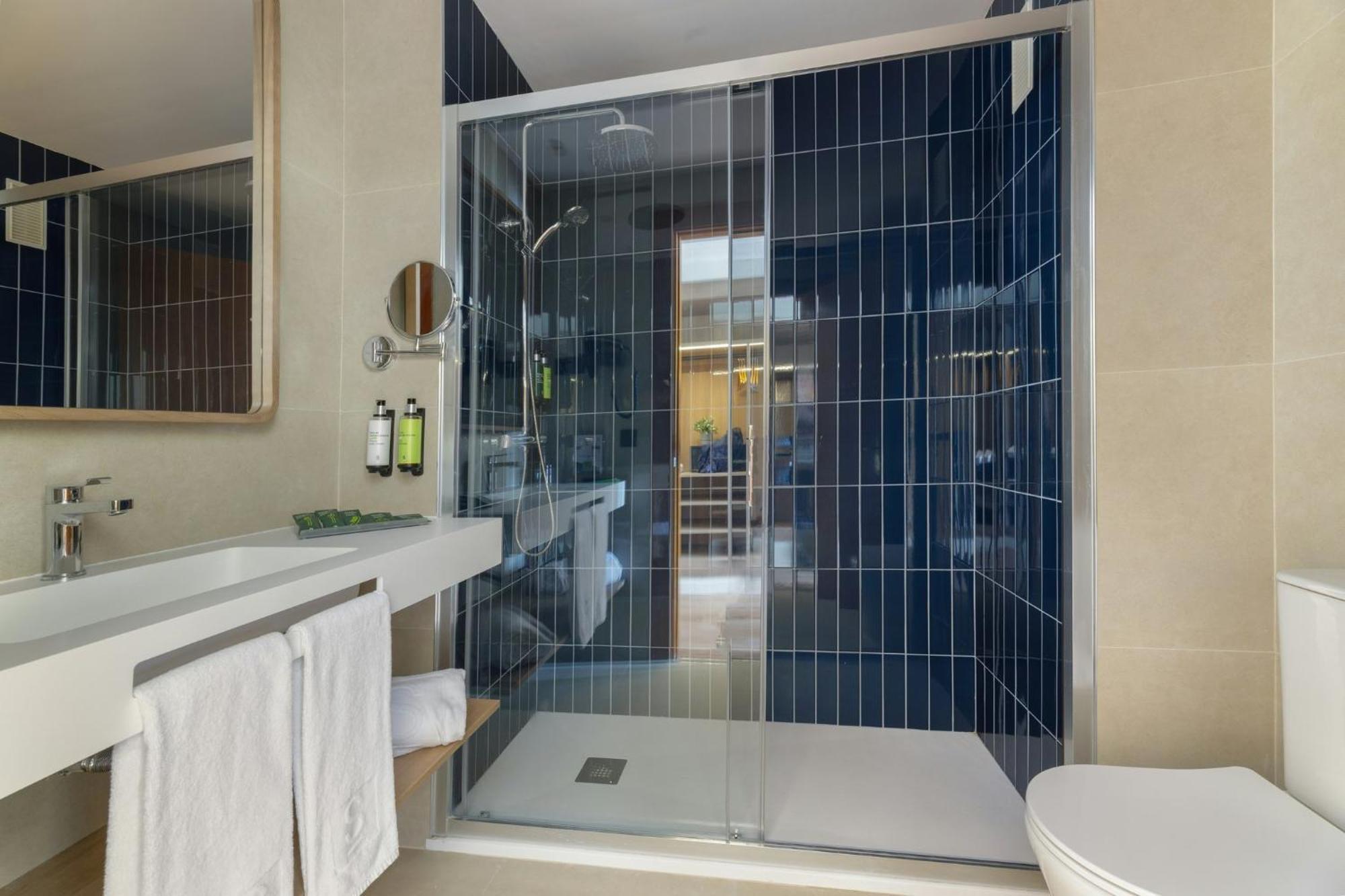 Superior Double Room with Balcony and Sea View