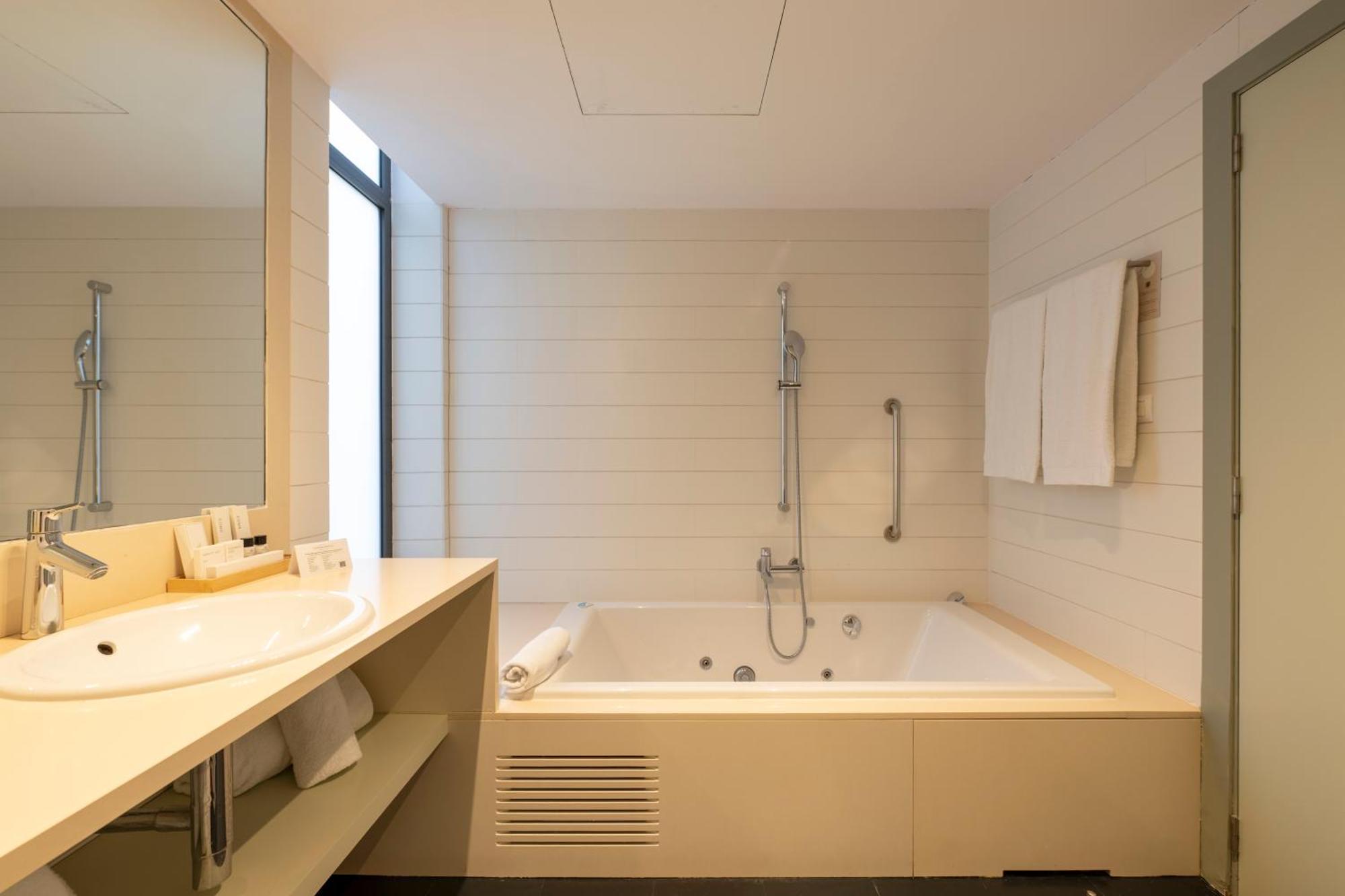 Junior Suite Spa Reservation needed