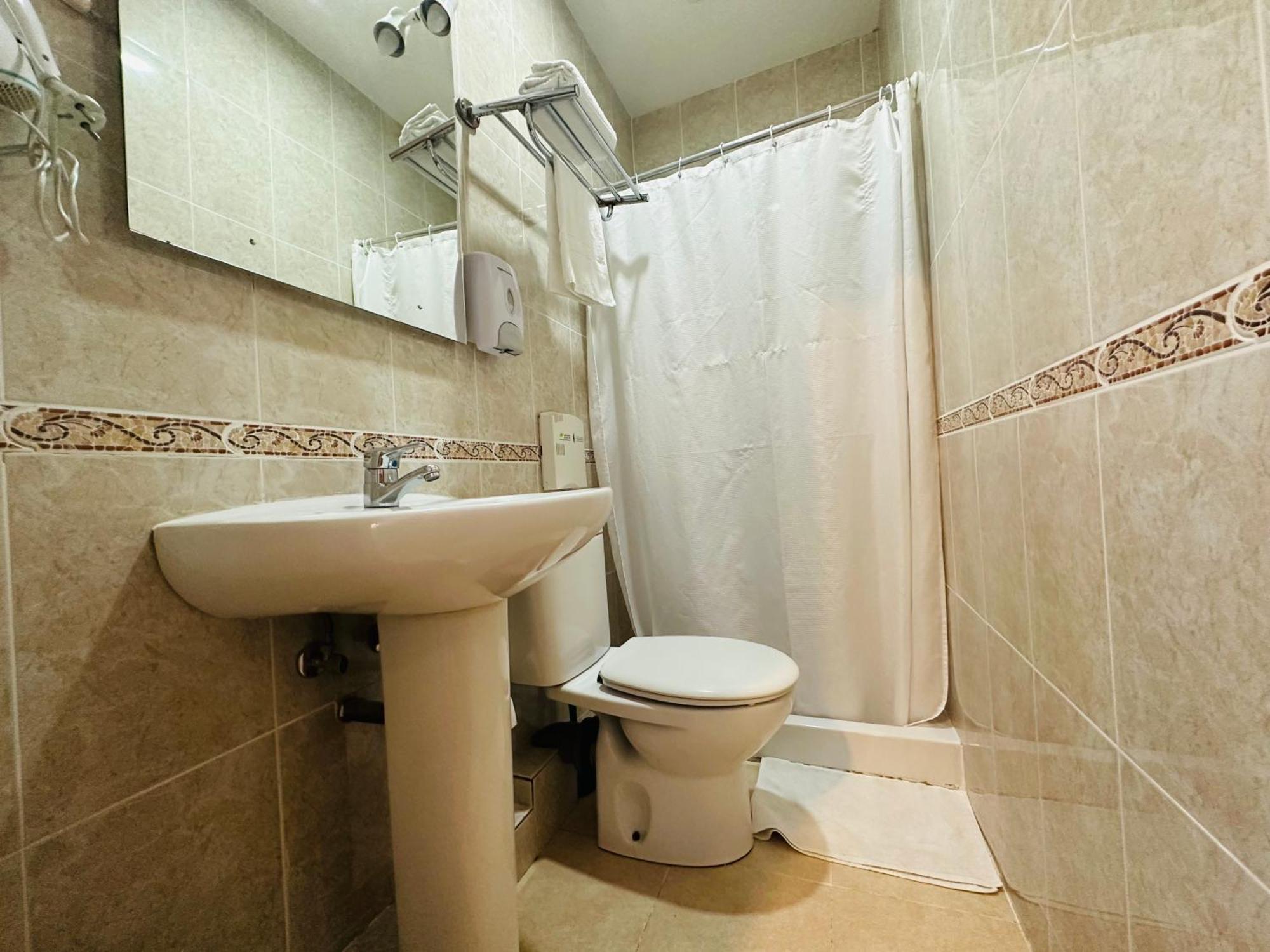 Double Room Private Bathroom