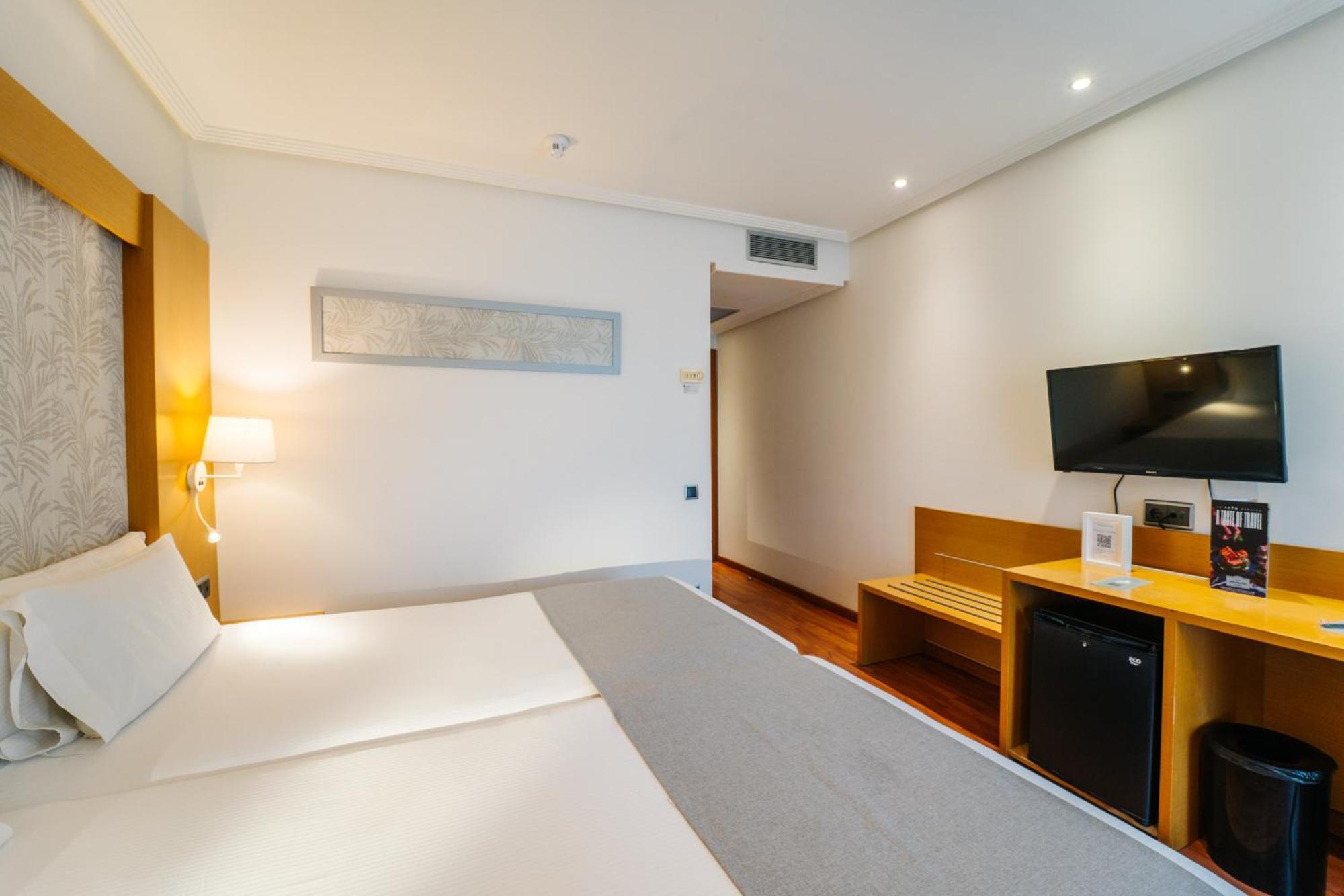Double Room,1756500596:JPEG