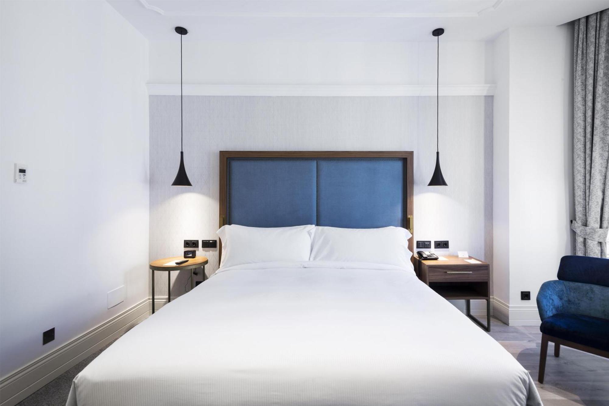 Superior King Room,1756592404:JPEG