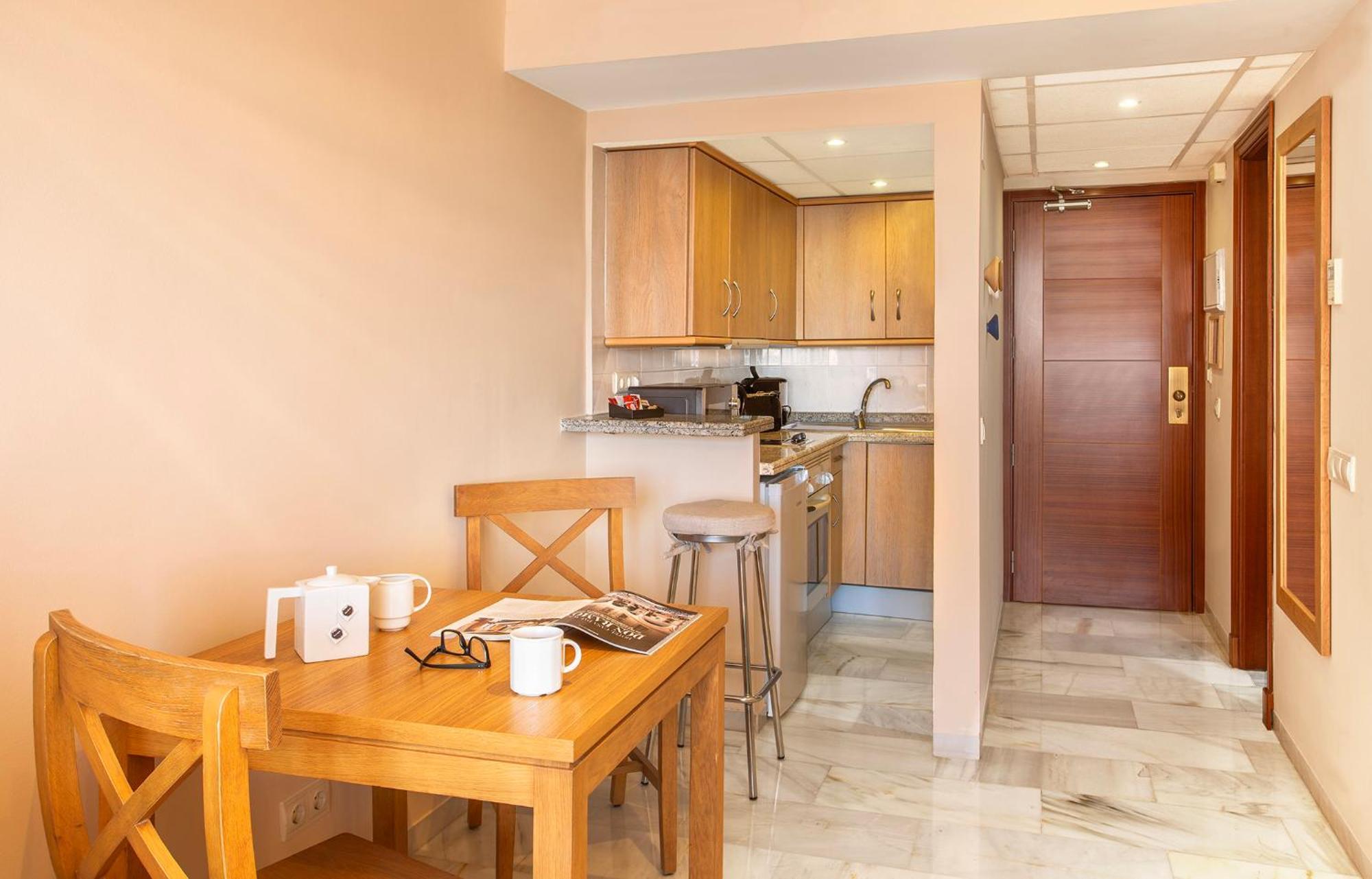 Studio without balcony (Partial sea view),1758290103:JPEG