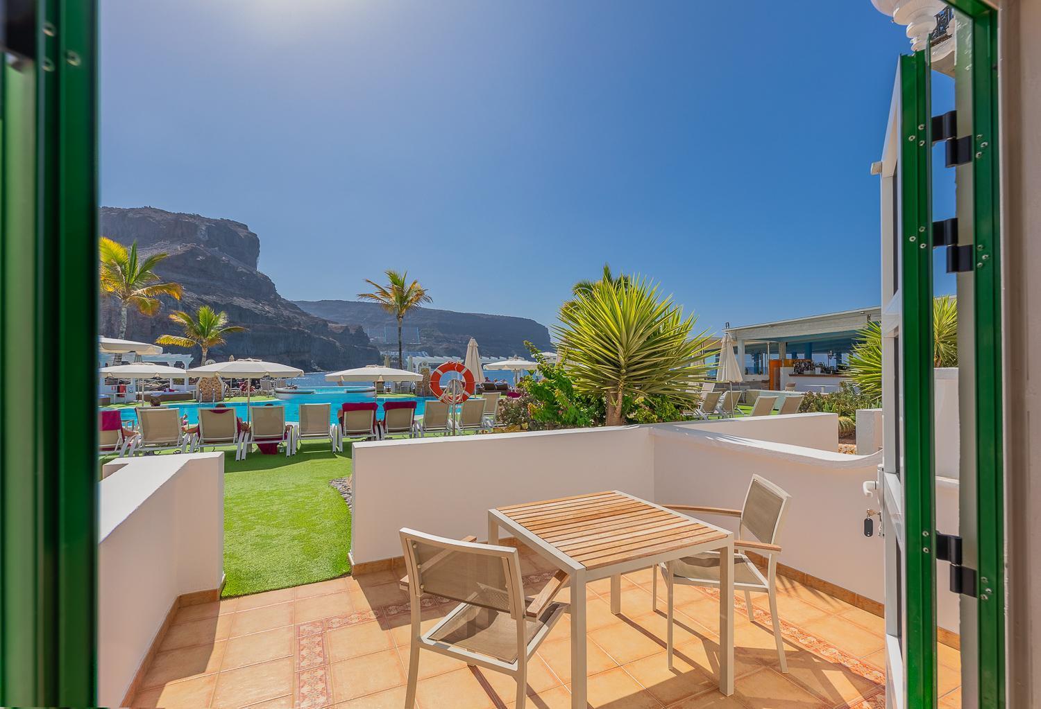 Double Room Pool View Terrace