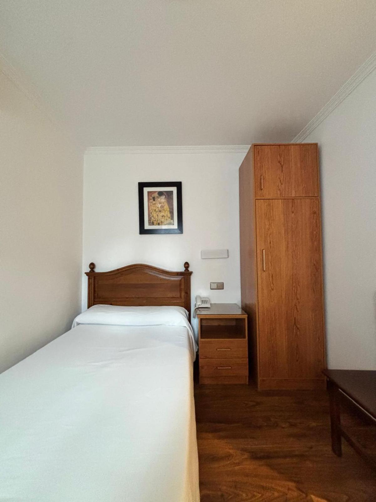 Single Room,1758504928:JPEG