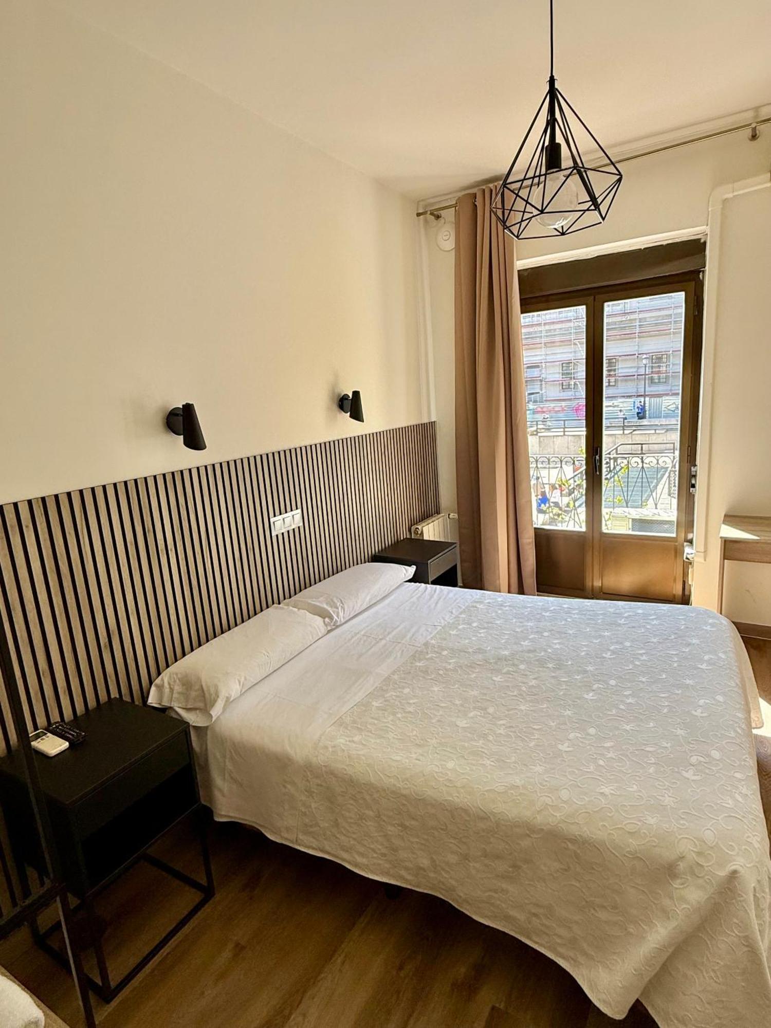 Quarto Duplo com Casa de Banho Partilhada